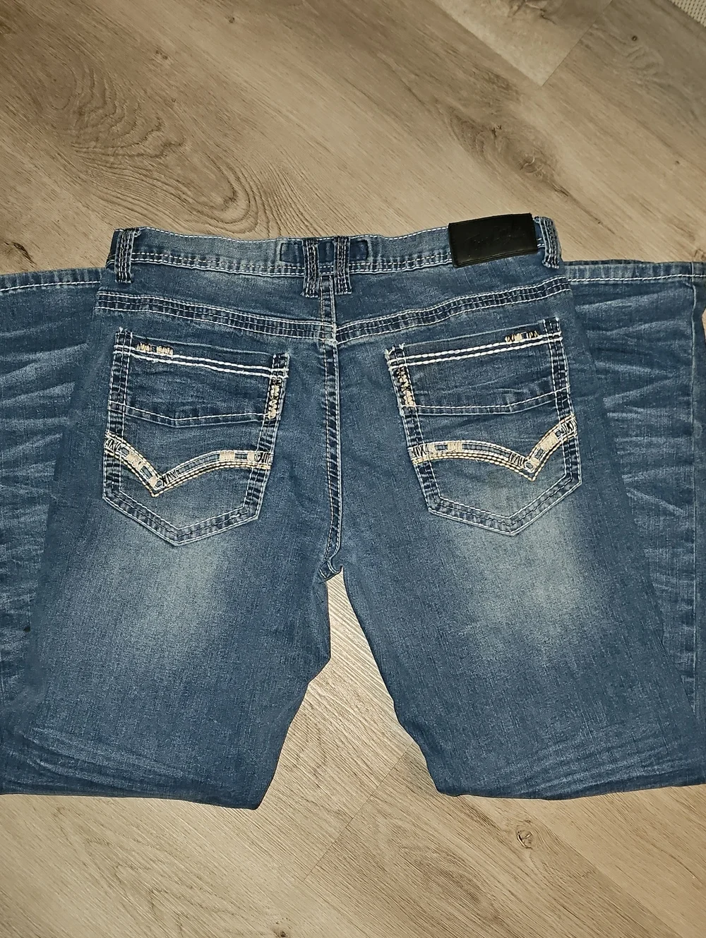 Men's Straight-Leg Jeans in Faded Blue with Decorative Back Pockets